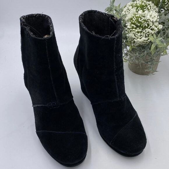 Toms Desert Wedge Black Suede Ankle Booties Shoes Size 7 Exposed Seams Zipper - Picture 1 of 10